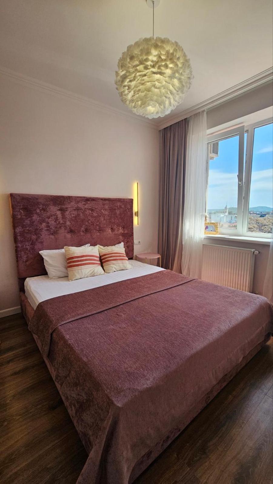 Soft Pink Apartment Мукачево Экстерьер фото